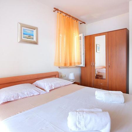 Apartments By The Sea Seget Vranjica, Trogir - 13771 객실 사진