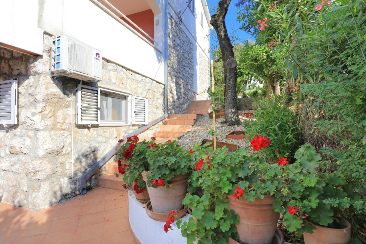 Apartments By The Sea Seget Vranjica, Trogir - 13771 외부 사진