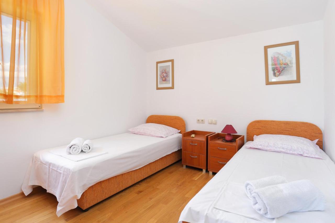 Apartments By The Sea Seget Vranjica, Trogir - 13771 외부 사진