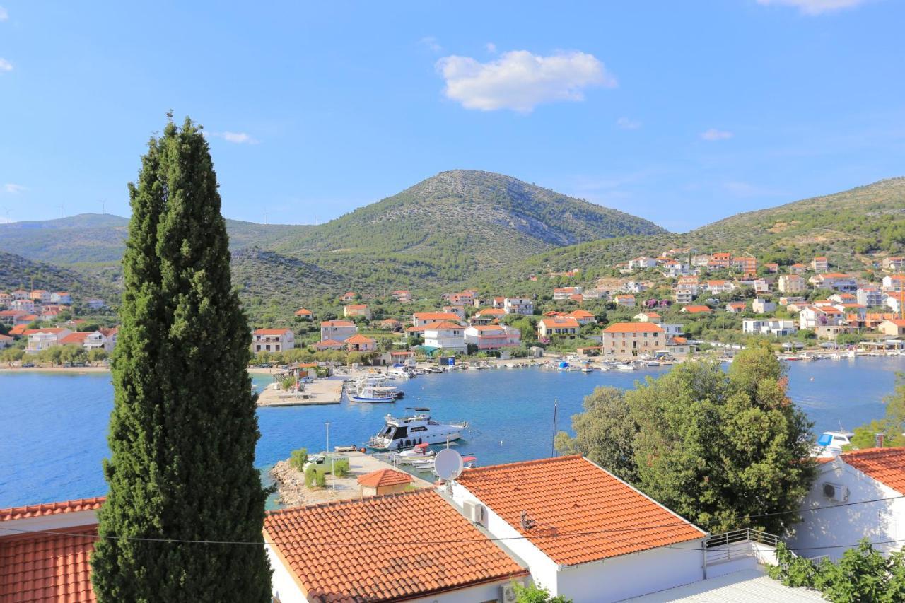 Apartments By The Sea Seget Vranjica, Trogir - 13771 외부 사진