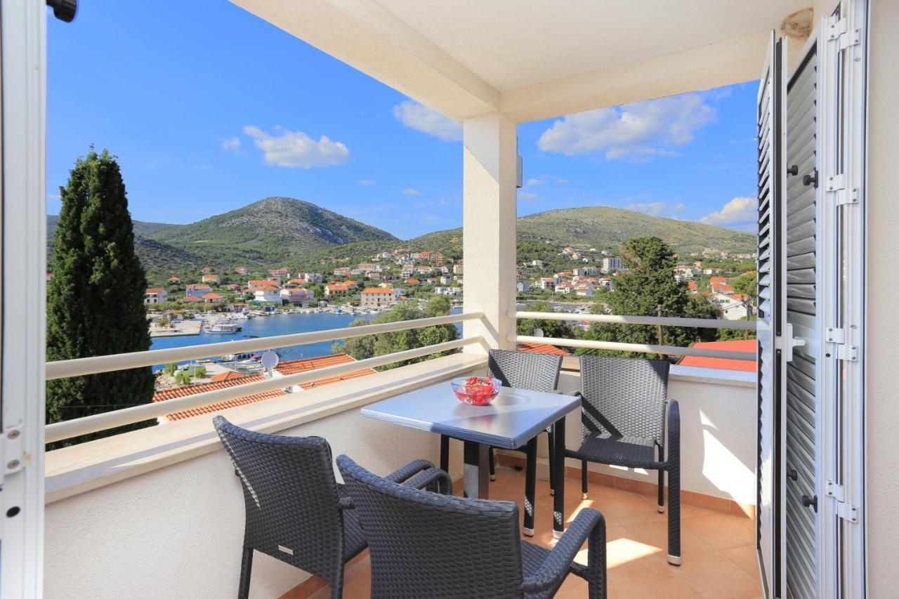 Apartments By The Sea Seget Vranjica, Trogir - 13771 외부 사진