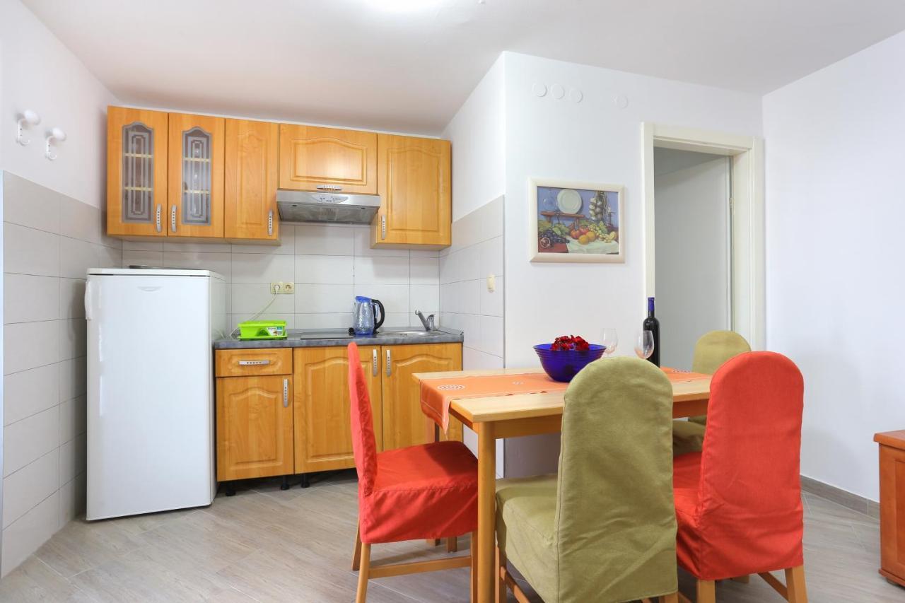 Apartments By The Sea Seget Vranjica, Trogir - 13771 외부 사진