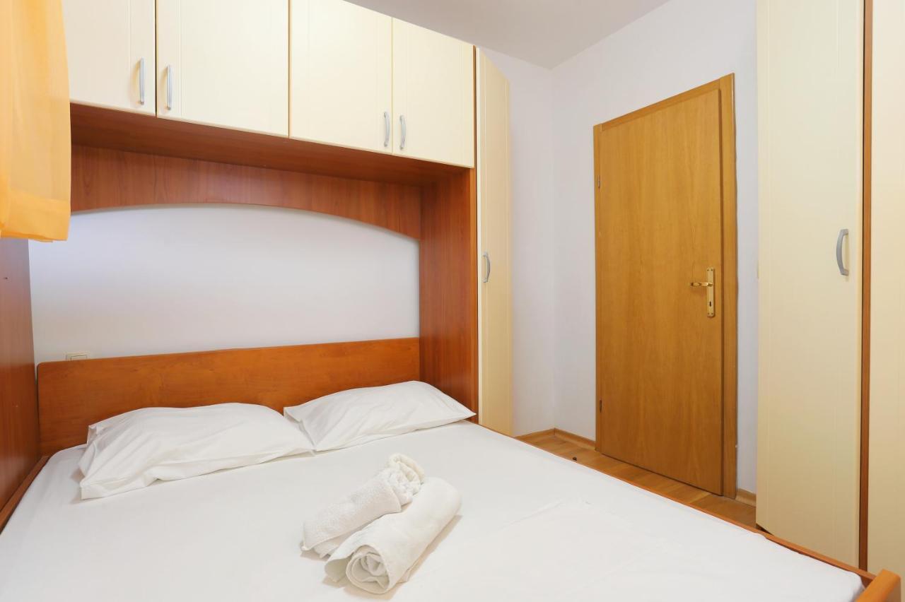 Apartments By The Sea Seget Vranjica, Trogir - 13771 외부 사진