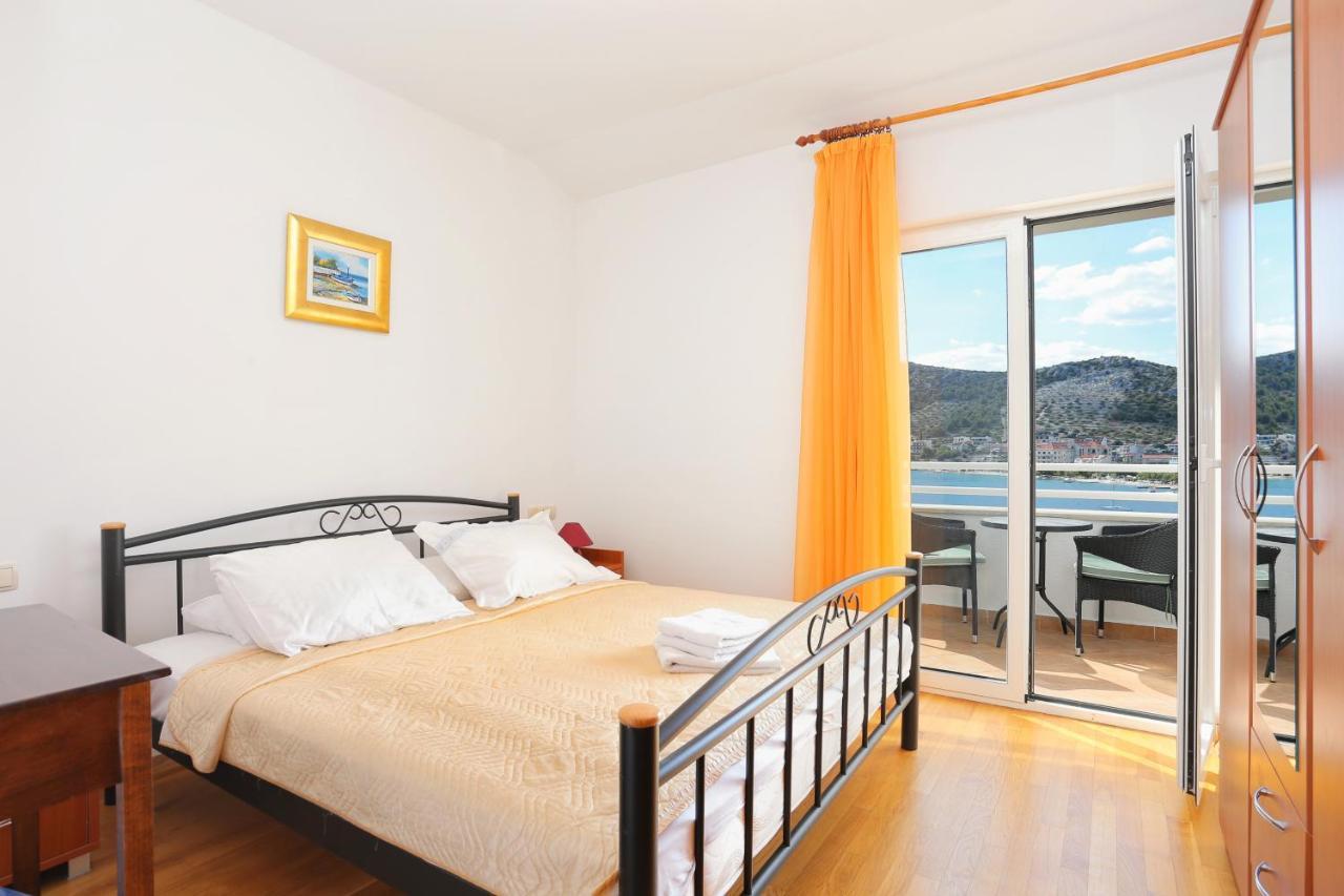 Apartments By The Sea Seget Vranjica, Trogir - 13771 외부 사진