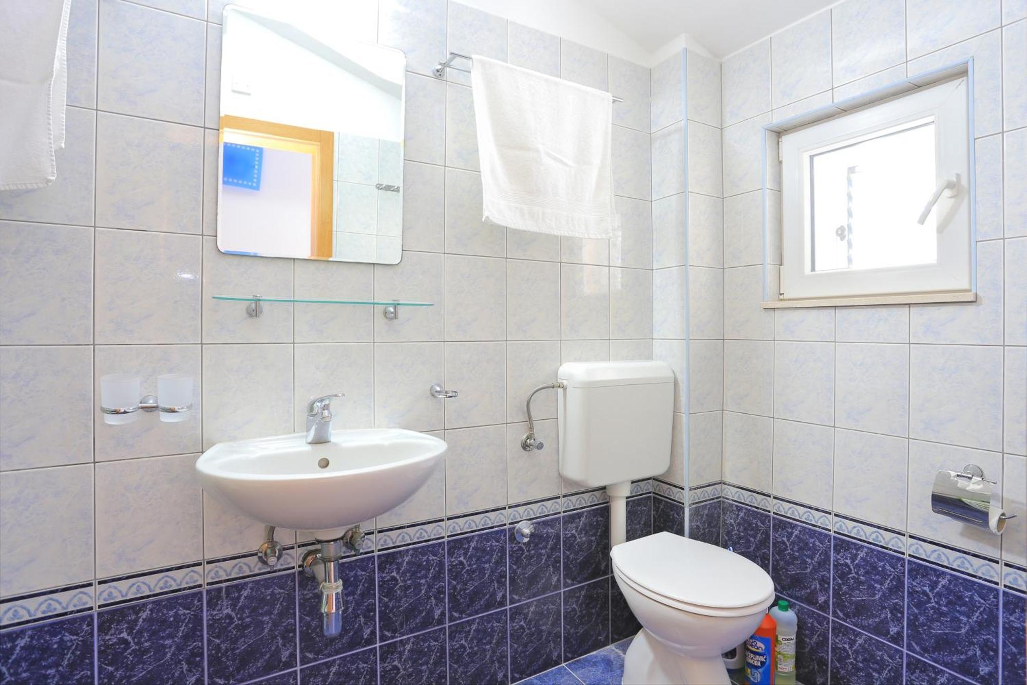 Apartments By The Sea Seget Vranjica, Trogir - 13771 객실 사진