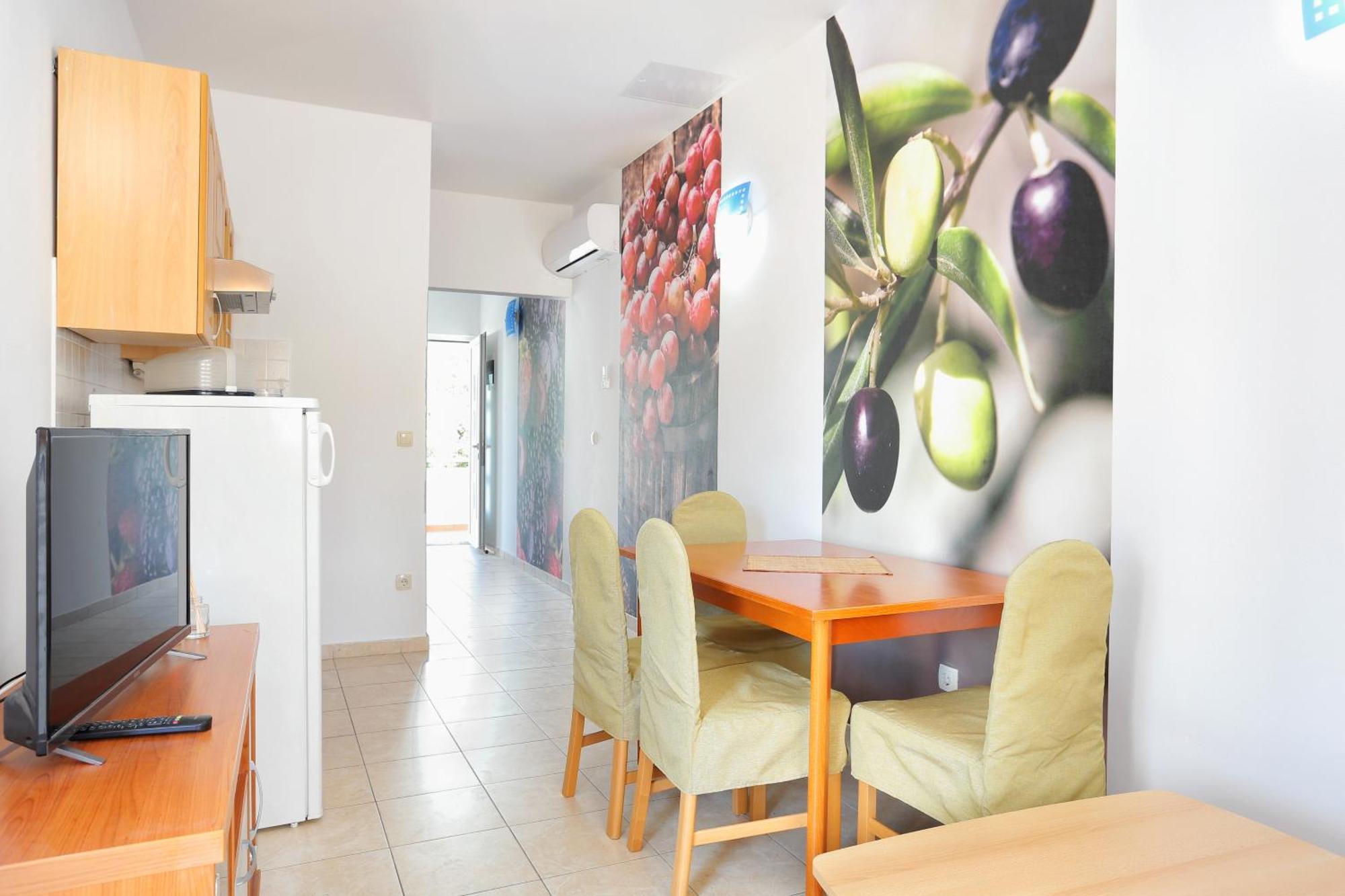Apartments By The Sea Seget Vranjica, Trogir - 13771 객실 사진